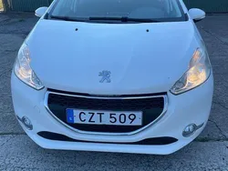 Vit Begagnad 2013 Peugeot 208 Halvkombi | 45 000 kr (Bra pris)