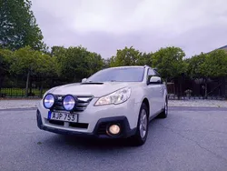 Vit Begagnad 2014 Subaru Outback SUV | 93 000 kr (Marknadspris)