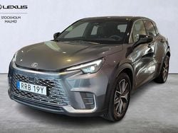 Grå Ny 2025 Lexus LBX SUV | 359 000 kr (Marknadspris)