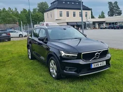 Svart Begagnad 2020 Volvo XC40 Momentum SUV | 199 000 kr