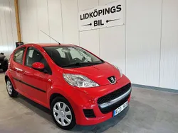 Röd Begagnad 2009 Peugeot 107 Halvkombi | 36 000 kr (Marknadspris)