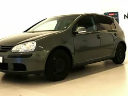 Grön Begagnad 2005 VW Golf V Halvkombi | 28 500 kr (Marknadspris)