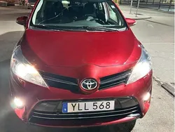 Röd Begagnad 2017 Toyota Verso Multidrive S Minibuss | 174 000 kr (Bra pris)