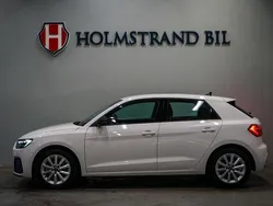 Vit Begagnad 2023 Audi A1 Sportback Proline Halvkombi | 239 900 kr (Marknadspris)