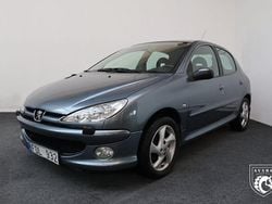 Mörkgrå Begagnad 2006 Peugeot 206 Halvkombi | 29 900 kr (Marknadspris)
