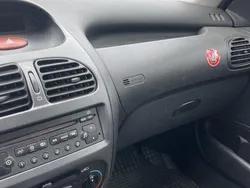 Grå Begagnad 2003 Peugeot 206 Halvkombi | 17 000 kr (Marknadspris)