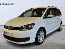 Vit Begagnad 2015 VW Touran Minibuss | 129 900 kr