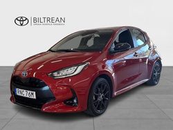 Röd Begagnad 2023 Toyota Yaris Hybrid Style Halvkombi | 249 000 kr (Lite dyr)