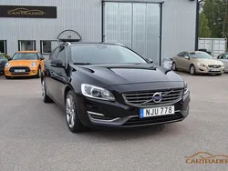 Svart Begagnad 2014 Volvo V60 Summum Kombi | 149 900 kr (Marknadspris)