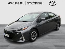 Mörkgrå Begagnad 2017 Toyota Prius Plug-in Hybrid Halvkombi | 189 000 kr (Marknadspris)