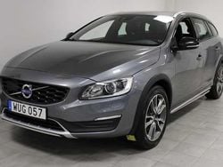 Grå Begagnad 2017 Volvo V60 CC Business Edition Kombi | 189 000 kr (Marknadspris)