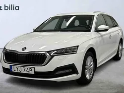Vit Begagnad 2023 Skoda Octavia Kombi | 255 100 kr (Lite dyr)