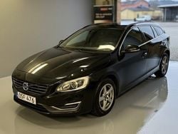 Svart Begagnad 2015 Volvo V60 Momentum Kombi | 129 900 kr (Marknadspris)