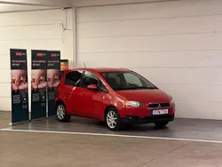 Röd Begagnad 2012 Mitsubishi Colt Halvkombi | 29 900 kr (Marknadspris)