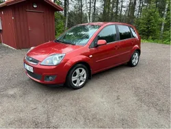 Orange Begagnad 2008 Ford Fiesta Halvkombi | 29 000 kr (Marknadspris)