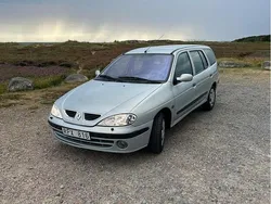 Grå Begagnad 2000 Renault Mégane GrandTour Kombi | 7 500 kr