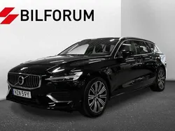 Svart Begagnad 2020 Volvo V60 Momentum Kombi | 259 900 kr (Marknadspris)