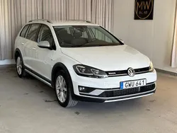 Vit Begagnad 2018 VW Golf Alltrack Kombi | 244 900 kr (Marknadspris)
