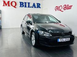 Svart Begagnad 2016 VW Golf VII Halvkombi | 99 900 kr (Marknadspris)