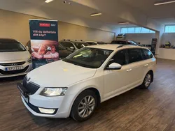 Vit Begagnad 2016 Skoda Octavia Ambition Kombi | 94 900 kr (Marknadspris)