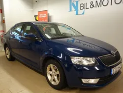 Blå Begagnad 2015 Skoda Octavia Ambition Halvkombi | 54 900 kr (Dyr)