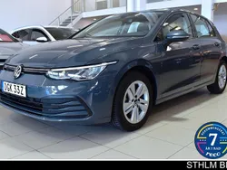 Grå Begagnad 2022 VW Golf VIII Halvkombi | 269 000 kr (Marknadspris)