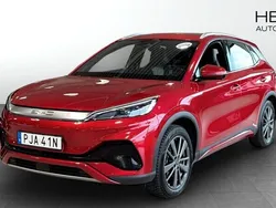 Röd (red) Begagnad 2023 BYD Atto 3 Comfort SUV | 289 900 kr (Marknadspris)
