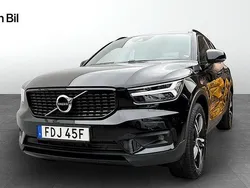 Svart Begagnad 2019 Volvo XC40 R-Design SUV | 359 900 kr (Marknadspris)
