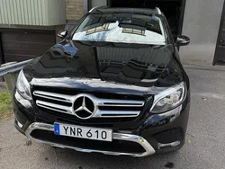 Svart Begagnad 2018 Mercedes GLC250 SUV | 320 000 kr (Marknadspris)