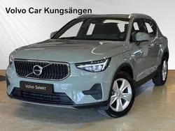Grön Begagnad 2023 Volvo XC40 Core SUV | 344 900 kr (Bra pris)