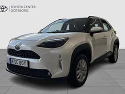 Vit Begagnad 2024 Toyota Yaris Cross Active SUV | 279 900 kr (Marknadspris)