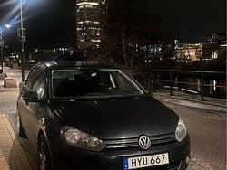 Svart Begagnad 2009 VW Golf VI Halvkombi | 40 000 kr (Superpris)