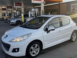 Vit Begagnad 2010 Peugeot 207 Halvkombi | 29 000 kr (Bra pris)