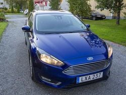 Blå Begagnad 2016 Ford Focus Titanium Kombi | 85 000 kr (Superpris)
