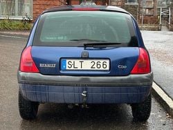 Begagnad 2001 Renault Clio II Halvkombi | 13 500 kr (Bra pris)
