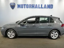 Grå Begagnad 2020 VW Golf VII Life Halvkombi | 234 900 kr (Marknadspris)