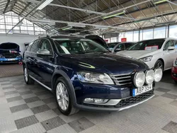 Mörkblå Begagnad 2014 VW Passat Alltrack Kombi | 139 000 kr (Marknadspris)