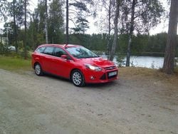 Röd Begagnad 2012 Ford Focus Titanium Kombi | 39 900 kr (Lite dyr)