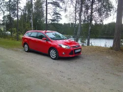 Röd Begagnad 2012 Ford Focus Titanium Kombi | 39 900 kr (Marknadspris)