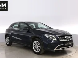 Mörkblå Begagnad 2017 Mercedes GLA220 SUV | 249 000 kr (Dyr)