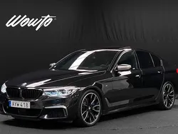 Svart (safirsvart metallic) Begagnad 2018 BMW M550 Comfort Edition Sedan | 449 800 kr (Marknadspris)