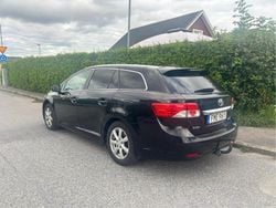 Svart Begagnad 2015 Toyota Avensis Multidrive S Kombi | 132 000 kr (Bra pris)