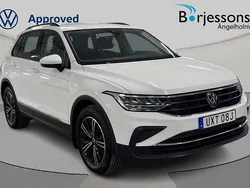 Vit Begagnad 2023 VW Tiguan Life SUV | 334 000 kr (Marknadspris)