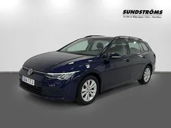 Mörkblå Begagnad 2021 VW Golf VIII Kombi | 189 900 kr (Superpris)