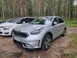 Grå Begagnad 2018 Kia Niro 2 SUV | 168 500 kr (Bra pris)