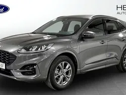 Grå (grey) Begagnad 2024 Ford Kuga ST-Line SUV | 299 900 kr (Marknadspris)