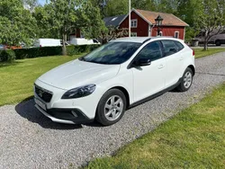 Vit Begagnad 2014 Volvo V40 CC Momentum Kombi | 112 500 kr (Marknadspris)