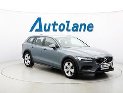 Grå Begagnad 2022 Volvo V60 CC Momentum Kombi | 284 900 kr (Marknadspris)