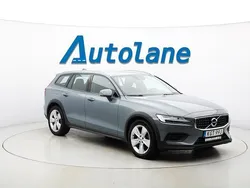 Grå Begagnad 2022 Volvo V60 CC Momentum Kombi | 294 900 kr (Marknadspris)