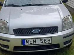 Silver Begagnad 2005 Ford Fusion Halvkombi | 15 000 kr (Marknadspris)